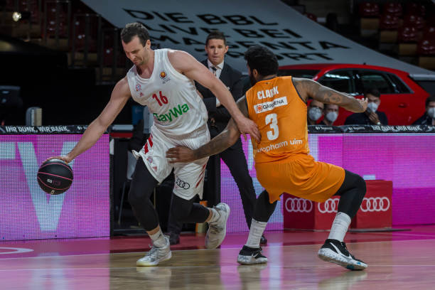 性到防守端 性到防守端